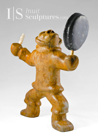 Danseur de tambour 10" par Lucas Aaluk Gjoa Haven *Bang the Drum !*