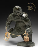 Femme inuite SIGNATURE 16" par Jaco Ishulutak *Amka*