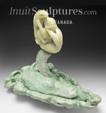 Inuit 20" chevauchant un requin par Jonasie Faber *Rein*